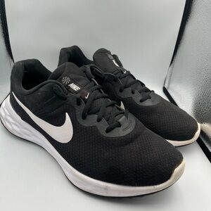 Nike Men's Black and White Running Shoes